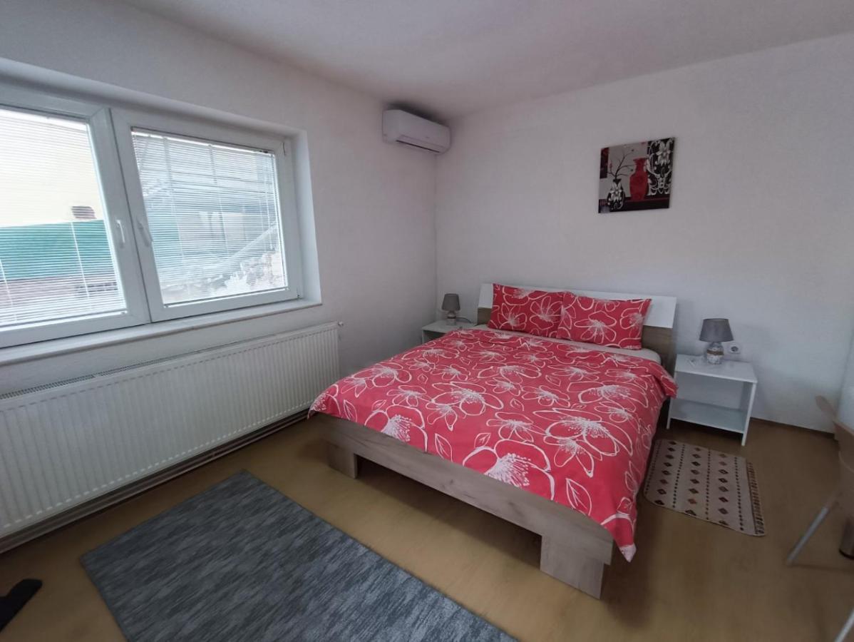 City Center Apartments 普里莱普 外观 照片